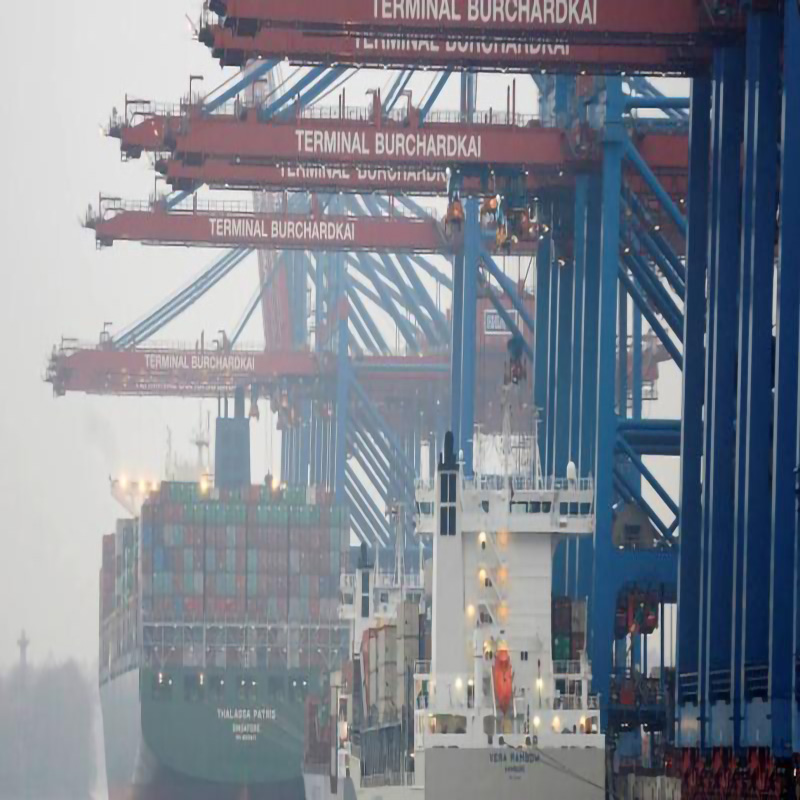 Η Γερμανία επιτρέπει στην COSCO της Κίνας να πάρει 24,9% μερίδιο στο μεγαλύτερο λιμάνι